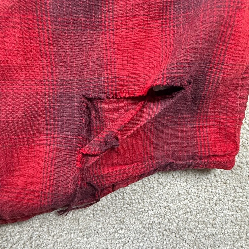 Carhartt Mens Relaxed Fit Plaid Flannel Button Down Shirt Red Black Size M 1957